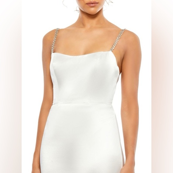 MAC DUGGAL
Rhinstone-Trim Trumpet Gown NWT Size 6 White - Picture 2 of 12